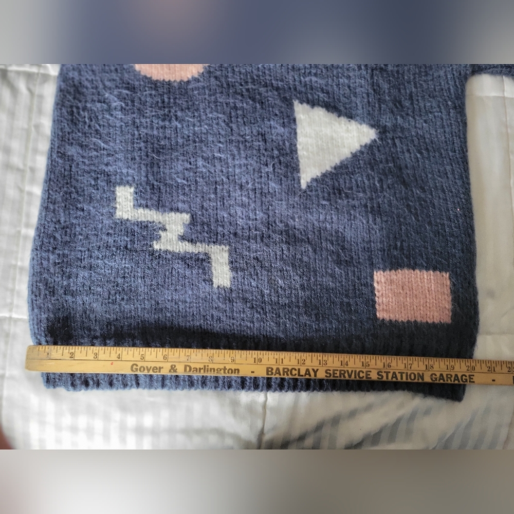 Handknitted Sweater - Picture 8 of 10